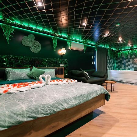 L'Oasis Tropicale, Jacuzzi, Love Room Roppenheim Exterior photo