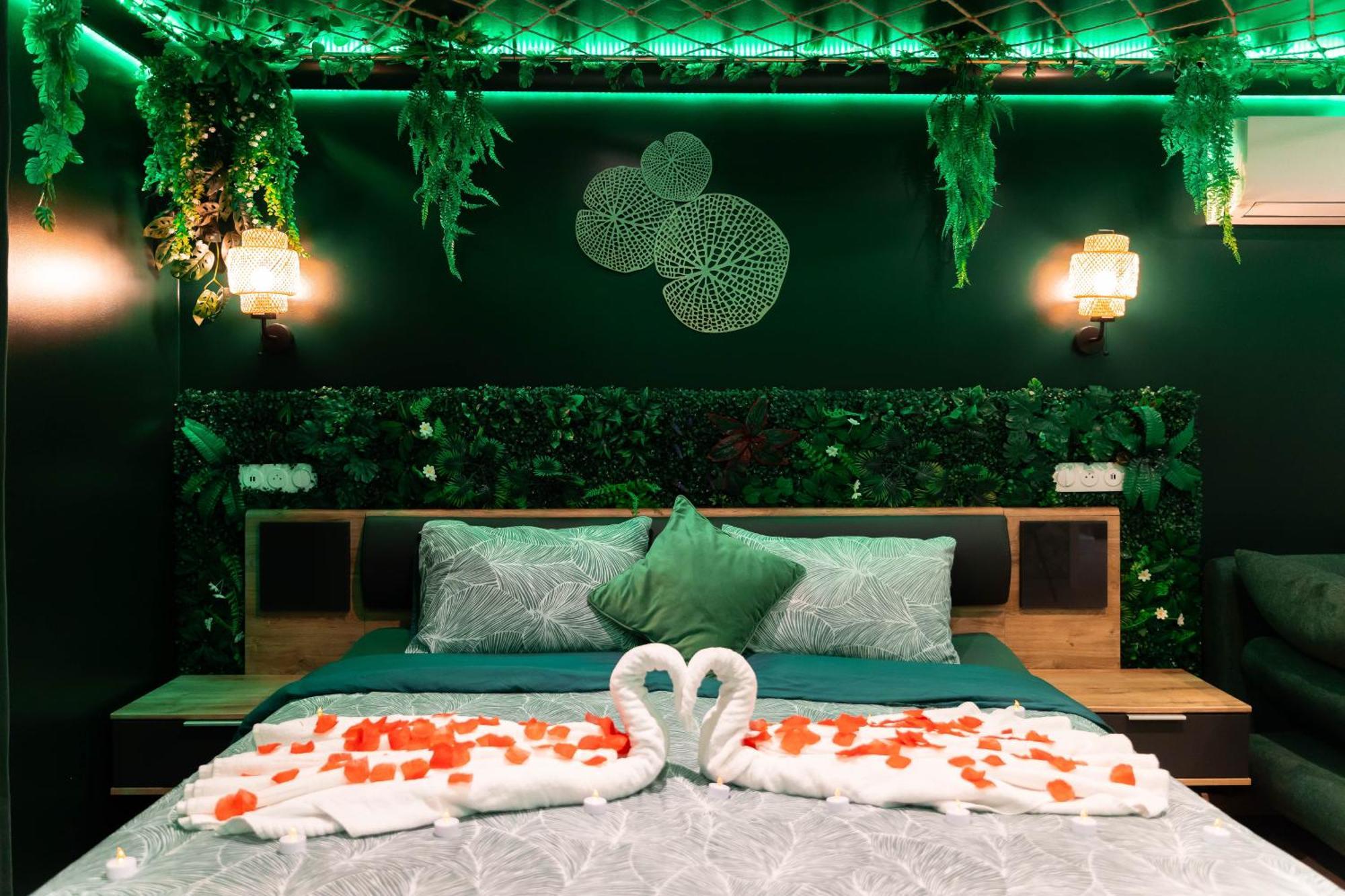 L'Oasis Tropicale, Jacuzzi, Love Room Roppenheim Exterior photo